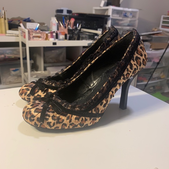 Leopard Print Women's Heels - Picture 1 of 3